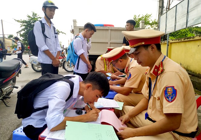 Từ 1/10: Cao điểm xử lý học sinh vi phạm giao thông