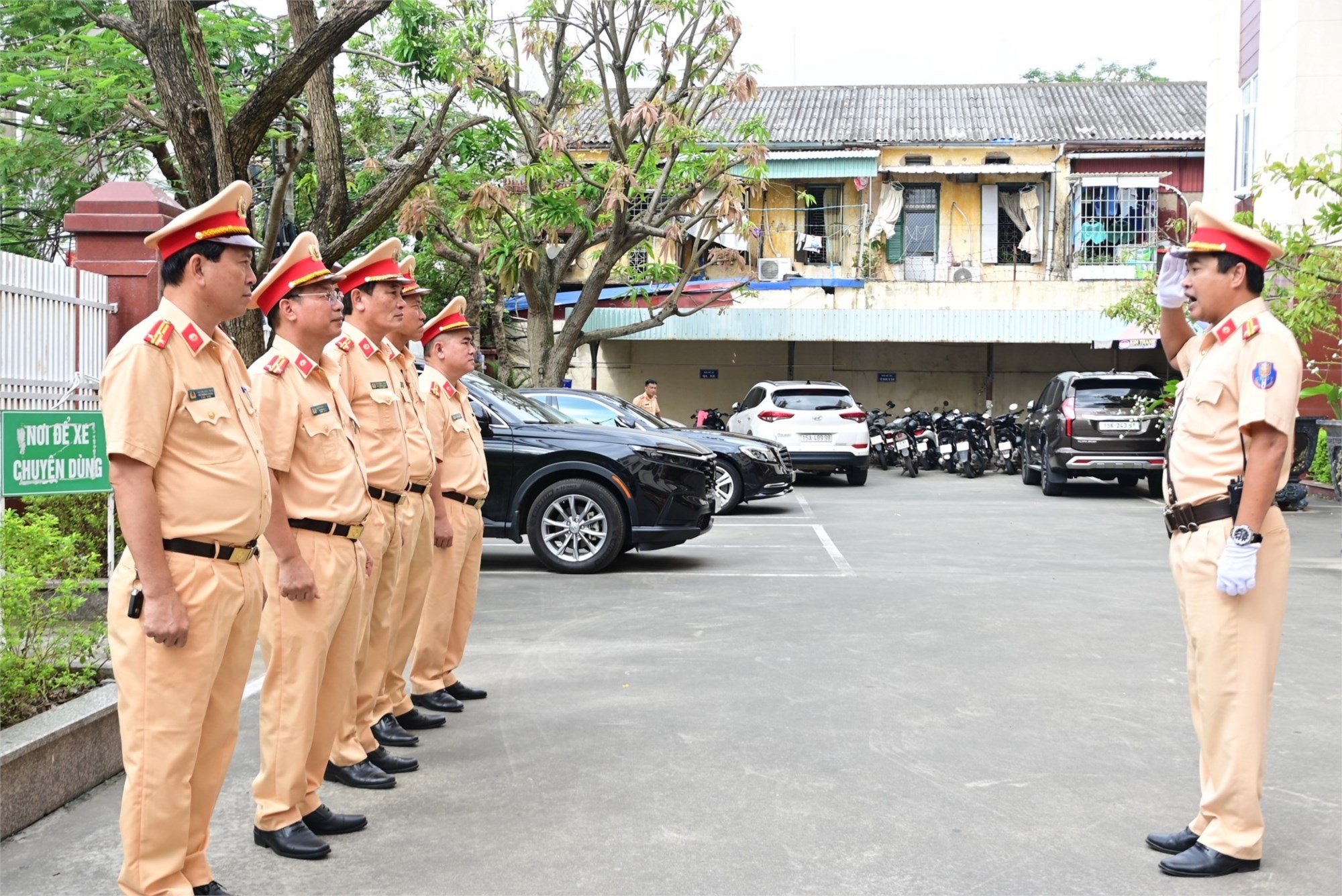 Nhấn vào ảnh để phóng to