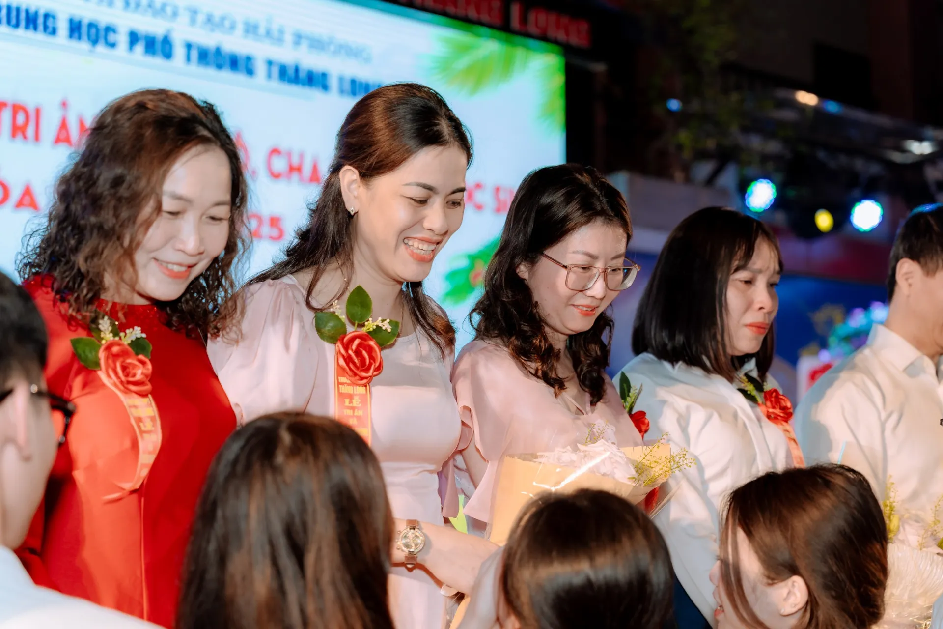 Nhấn vào ảnh để phóng to 24